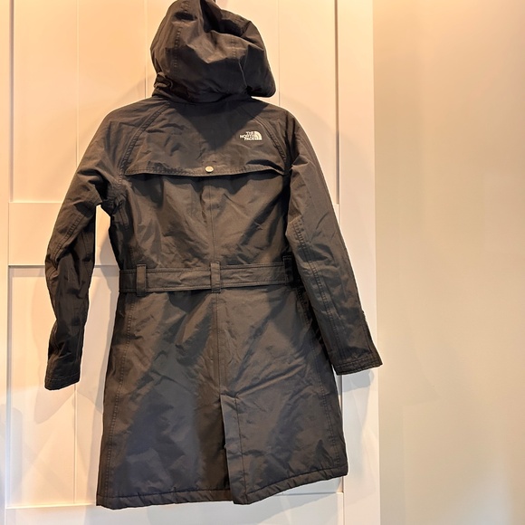 The North Face Women’s HyVent Rain Trench Coat - Picture 5 of 16